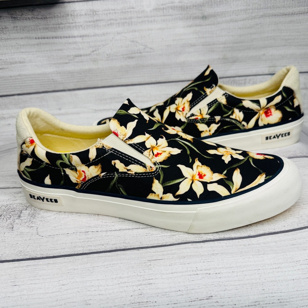 SeaVees Men's 7.5 Hawthorne Slip On Magnum Black Star Orchid Poplin Twill‎ Shoe